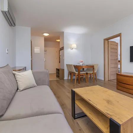Prywatne Apartamenty Sun & Snow W Obiekcie Gwiazda Morza - Bezposrednie Zejscie Na Plaze, Blisko Portu Daire *